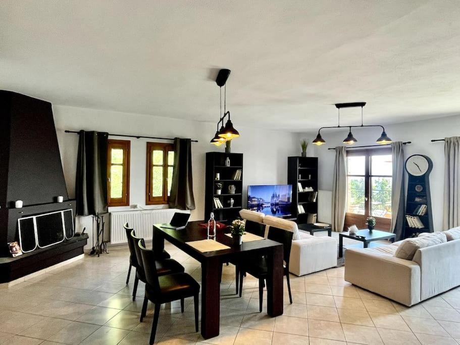 Villa Delmar Mouresi
