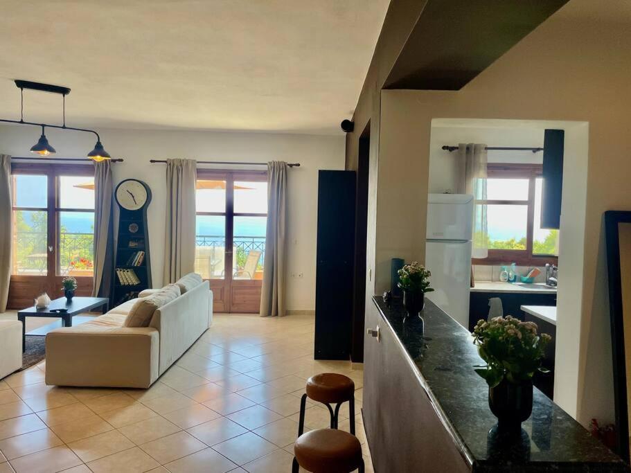 Delmar Villa Mouresi